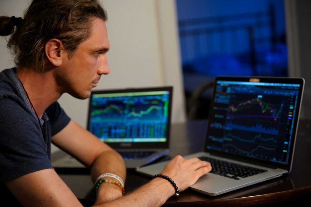 Copy Trading Across Prop Accounts: Community Lessons From Real Compliance Problems